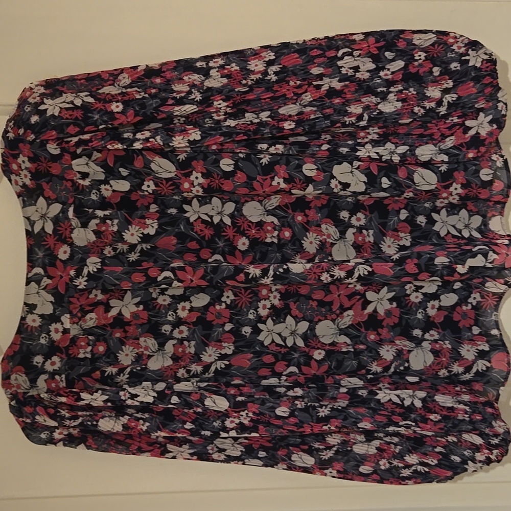 Ann Taylor Floral V-Neck Blouse - Pink, Black, and White - Picture 4 of 4
